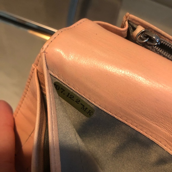 Chanel camellia bifold wallet - Picture 8 of 12